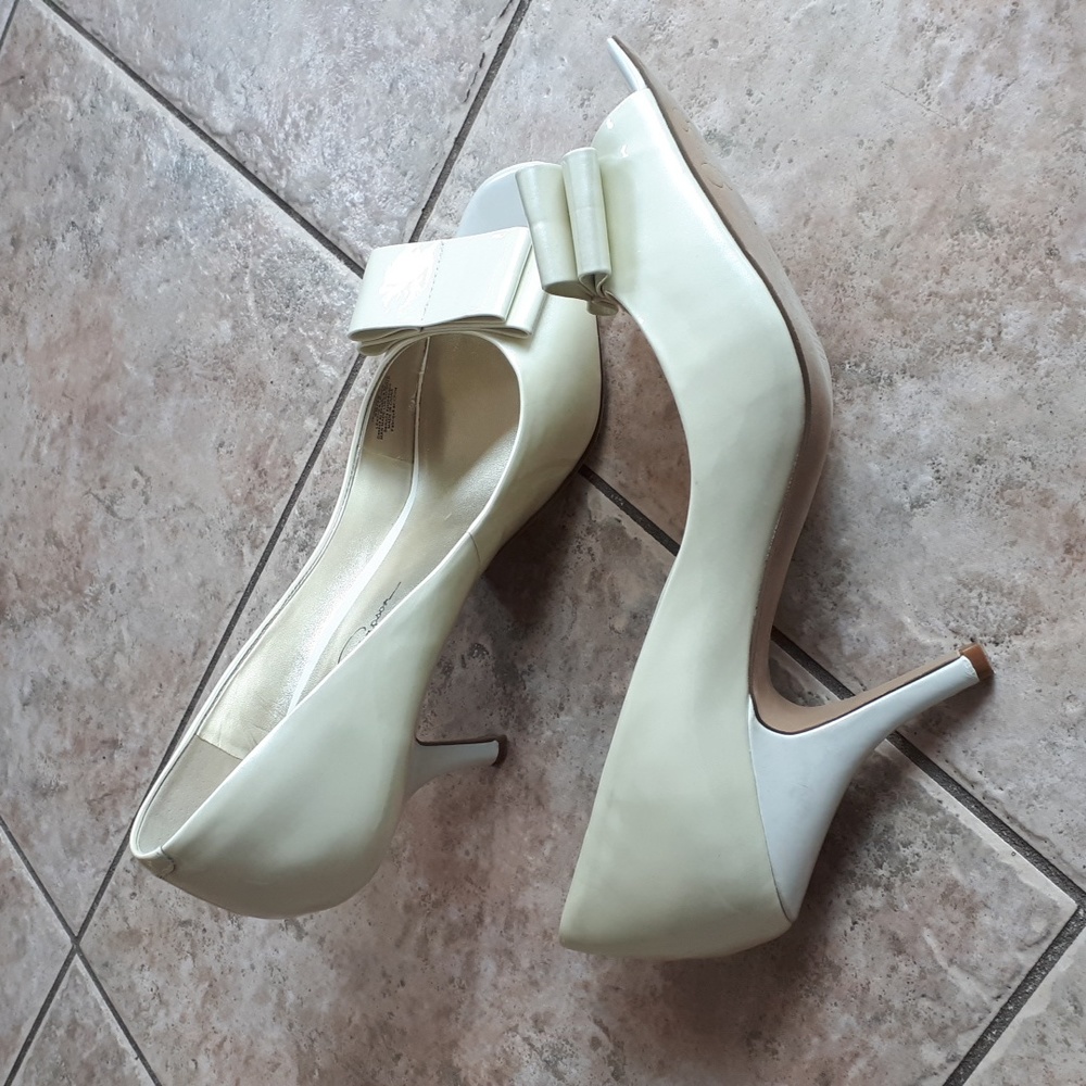 Jessica Simpson bow heels - Picture 5 of 6